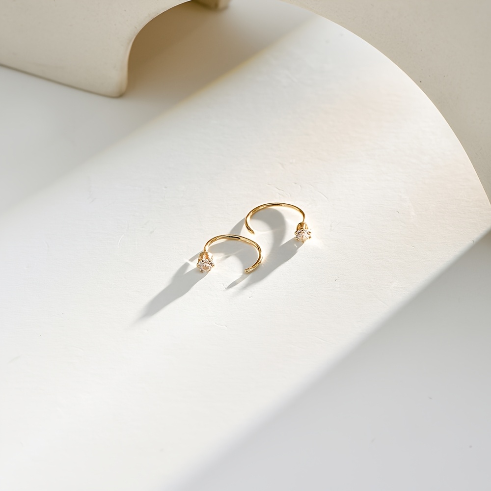 Cute Small Synthetic Zirconia Inlaid Women's Stud Earrings